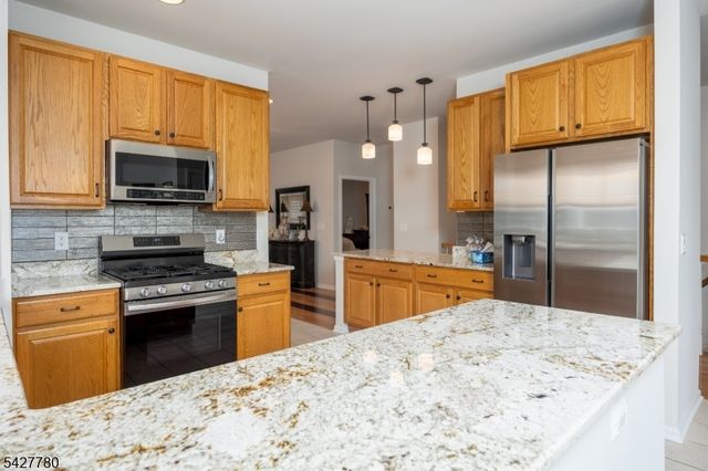 1 Turnberry Ln, Hardyston Twp., NJ 07419