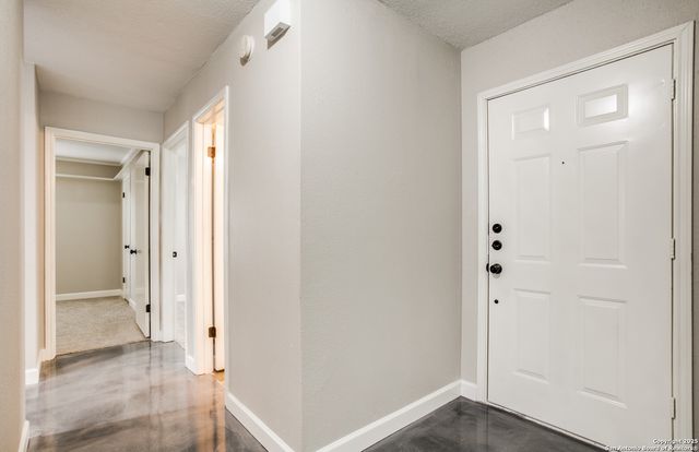 6103 John Chapman, San Antonio, TX 78240