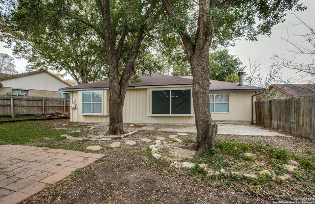 6103 John Chapman, San Antonio, TX 78240