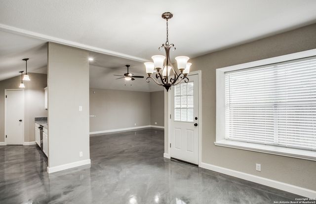 6103 John Chapman, San Antonio, TX 78240