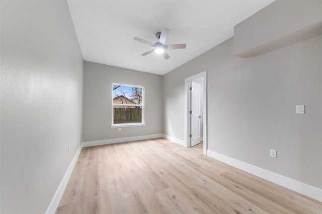219 E James Street, Baytown, TX 77520