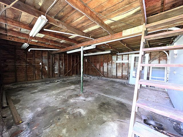 1229 W 7th Street, Anderson, IN 46016