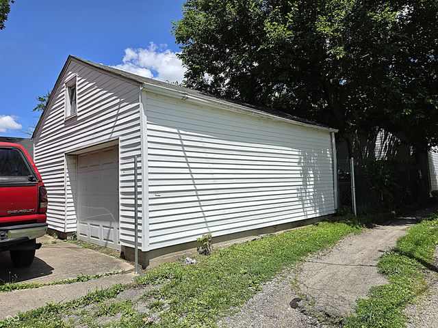 1229 W 7th Street, Anderson, IN 46016