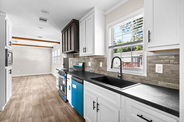 4 Islander Ct., Murrells Inlet, SC 29576