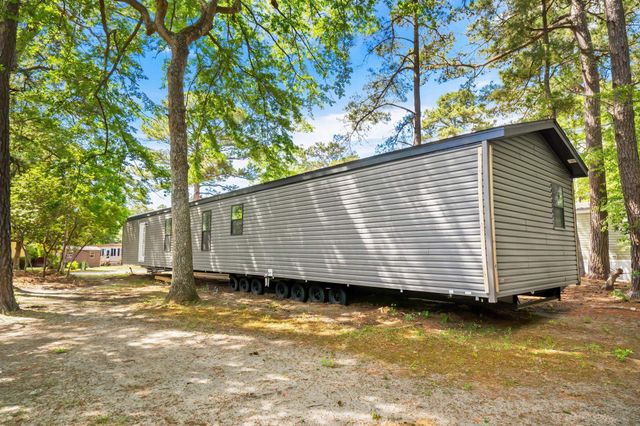 4 Islander Ct., Murrells Inlet, SC 29576