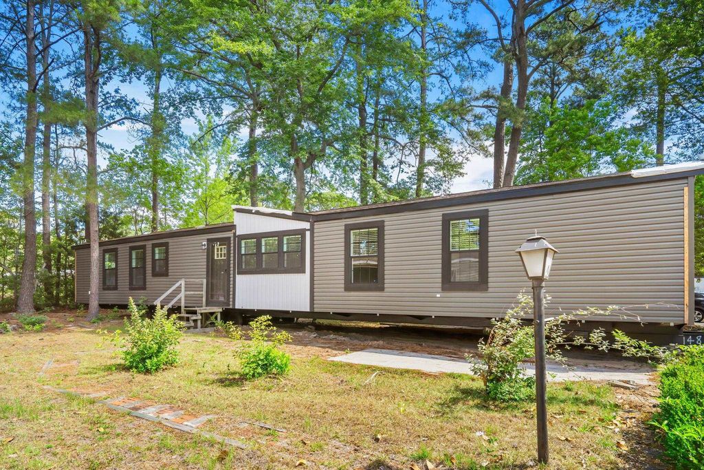 4 Islander Ct., Murrells Inlet, SC 29576