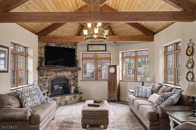 322 Aurora St, Lopatcong Twp., NJ 08865