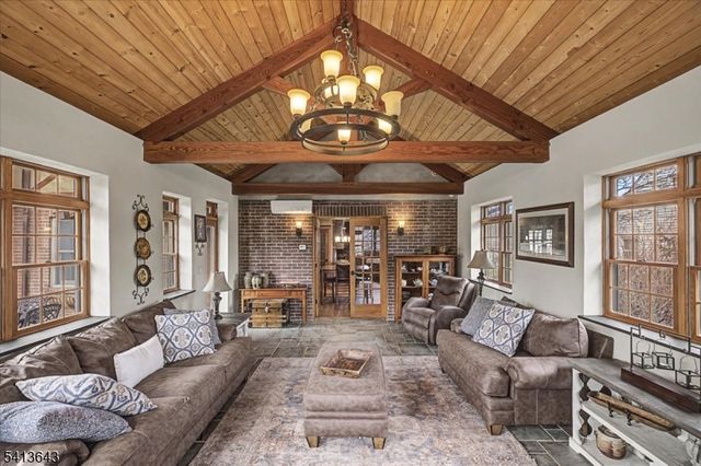 322 Aurora St, Lopatcong Twp., NJ 08865