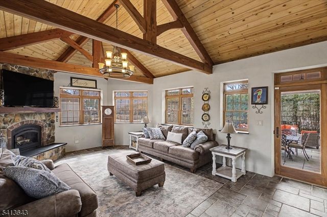 322 Aurora St, Lopatcong Twp., NJ 08865