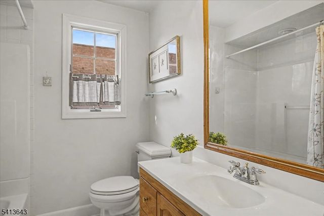 322 Aurora St, Lopatcong Twp., NJ 08865