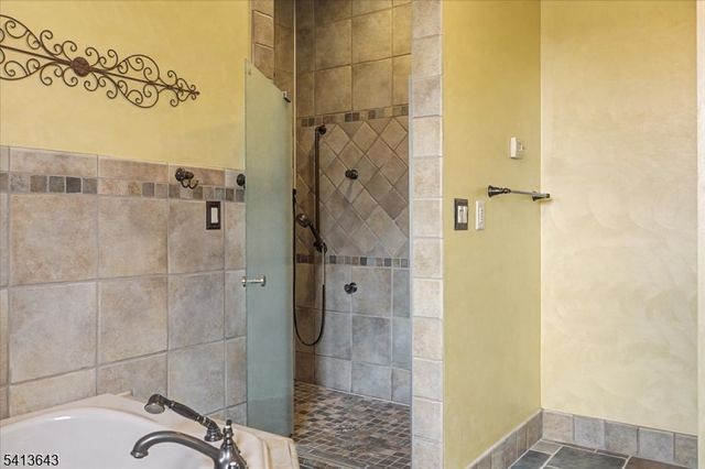 322 Aurora St, Lopatcong Twp., NJ 08865