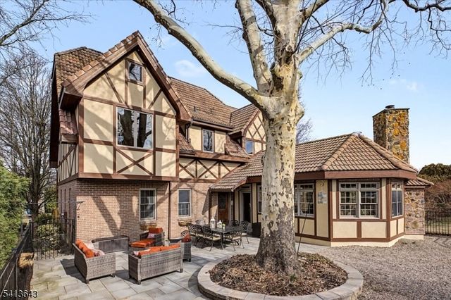 322 Aurora St, Lopatcong Twp., NJ 08865