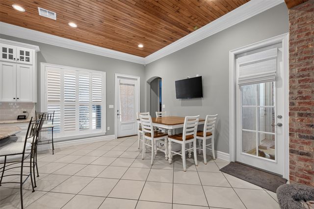 443 Oakwood Trace Court, Shreveport, LA 71106