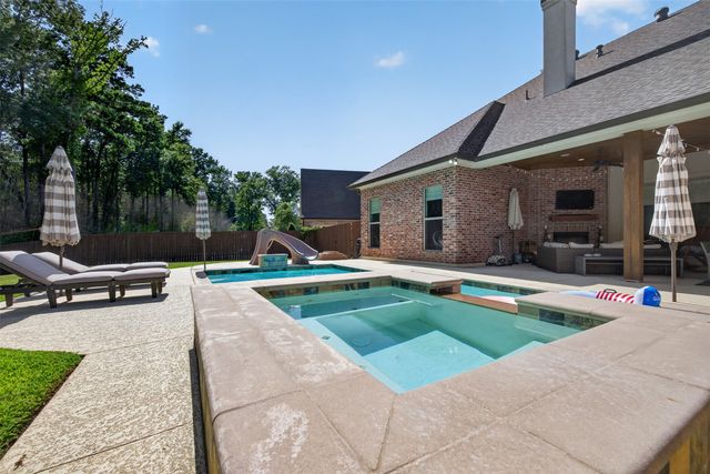 443 Oakwood Trace Court, Shreveport, LA 71106