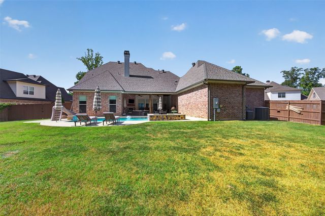 443 Oakwood Trace Court, Shreveport, LA 71106