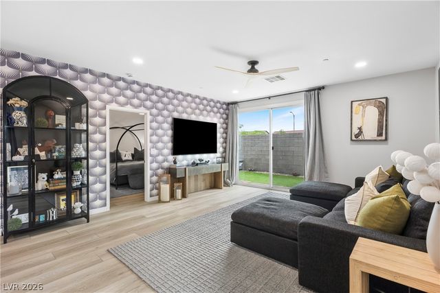 9386 Sequoia Ridge Avenue, Las Vegas, NV 89143