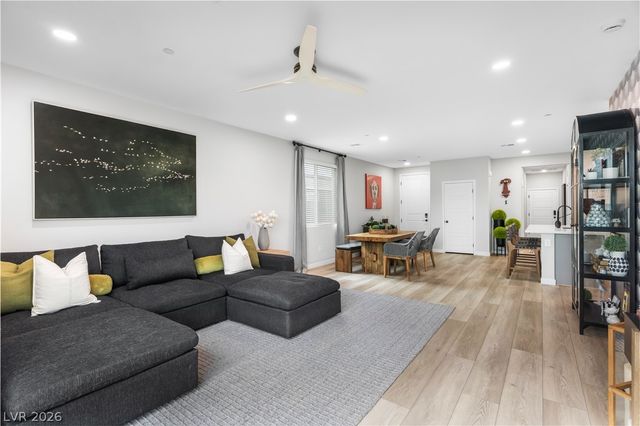 9386 Sequoia Ridge Avenue, Las Vegas, NV 89143