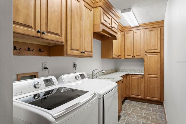 3101 WALNUT STREET NE, St Petersburg, FL 33704