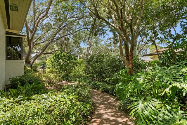 3101 WALNUT STREET NE, St Petersburg, FL 33704
