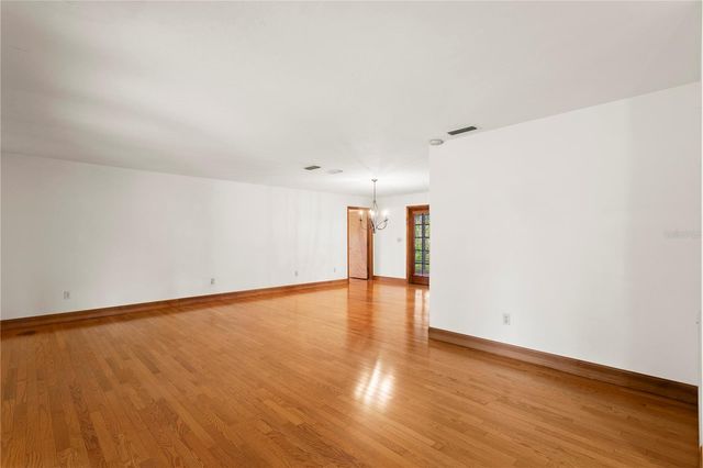 3101 WALNUT STREET NE, St Petersburg, FL 33704
