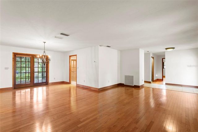 3101 WALNUT STREET NE, St Petersburg, FL 33704