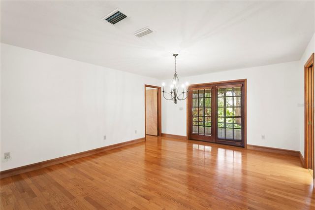 3101 WALNUT STREET NE, St Petersburg, FL 33704