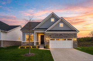 5545 Helmsdale Boulevard, West Bloomfield Charter Township, MI 48322