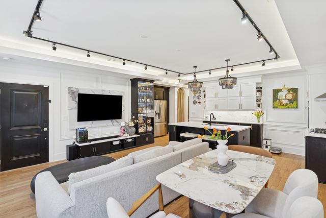 3105 S Giles Avenue 1S, Chicago, IL 60616