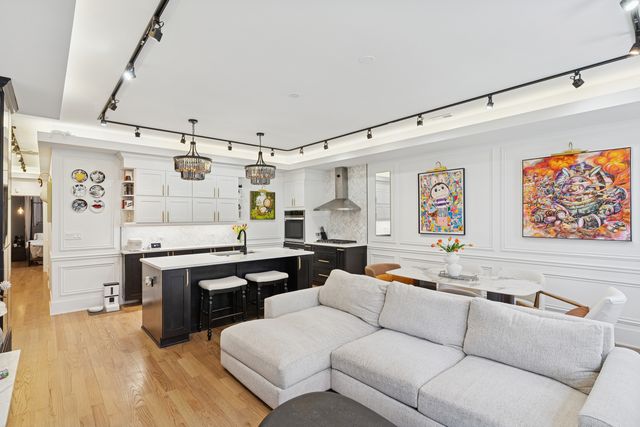 3105 S Giles Avenue 1S, Chicago, IL 60616