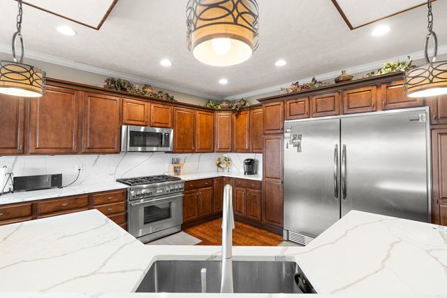 1426 Rainy Brook Way, Crown Point, IN 46307