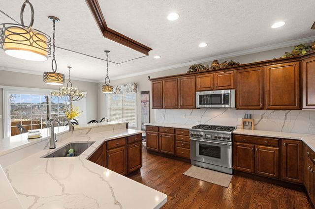 1426 Rainy Brook Way, Crown Point, IN 46307