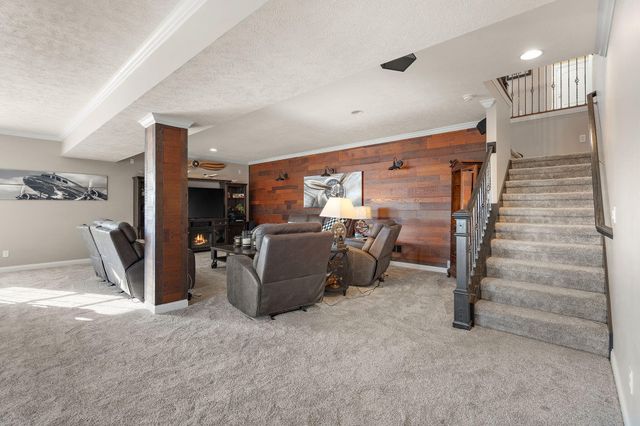 1426 Rainy Brook Way, Crown Point, IN 46307