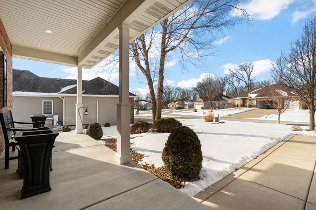 1426 Rainy Brook Way, Crown Point, IN 46307