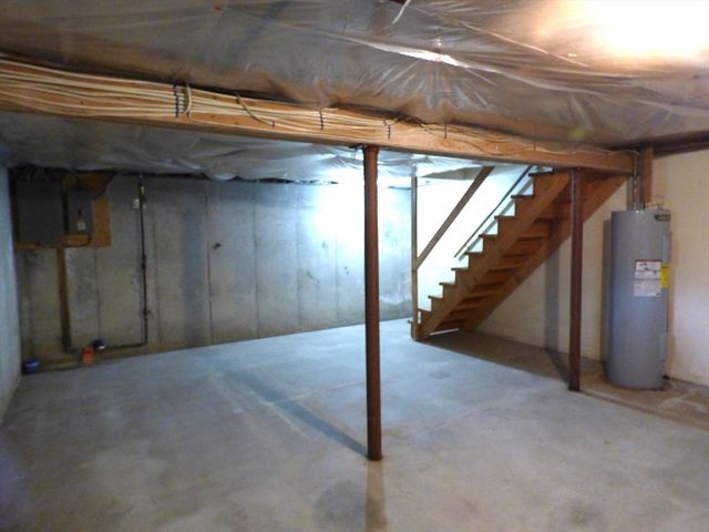 16-18 Daniel St, Springfield, MA 01151