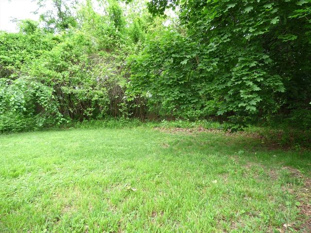 16-18 Daniel St, Springfield, MA 01151