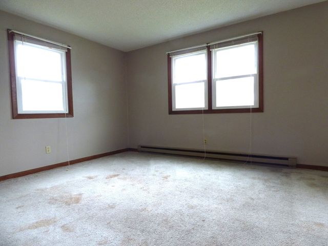 16-18 Daniel St, Springfield, MA 01151
