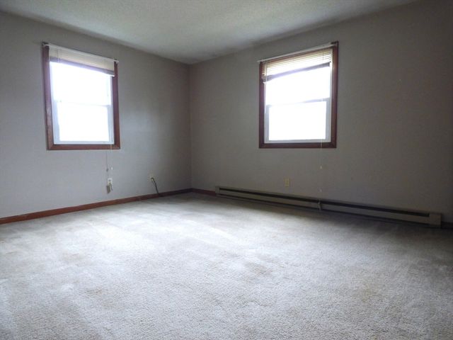 16-18 Daniel St, Springfield, MA 01151
