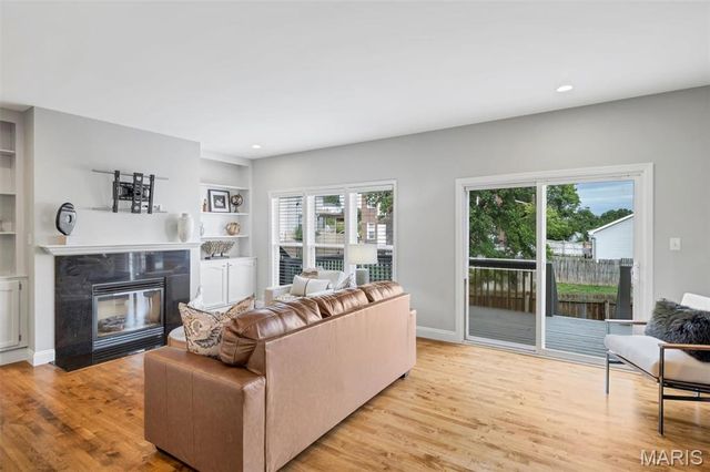 2122 Franz Park Lane, St Louis, MO 63139