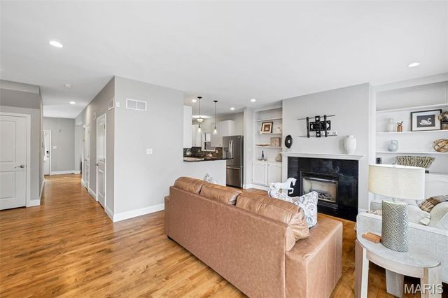 2122 Franz Park Lane, St Louis, MO 63139