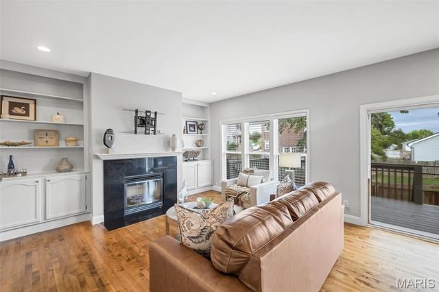 2122 Franz Park Lane, St Louis, MO 63139