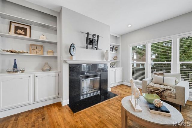 2122 Franz Park Lane, St Louis, MO 63139