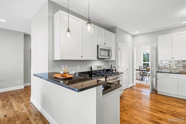 2122 Franz Park Lane, St Louis, MO 63139
