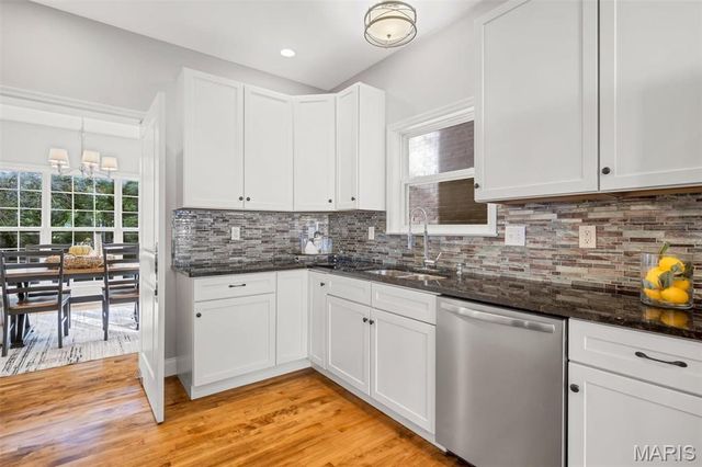2122 Franz Park Lane, St Louis, MO 63139