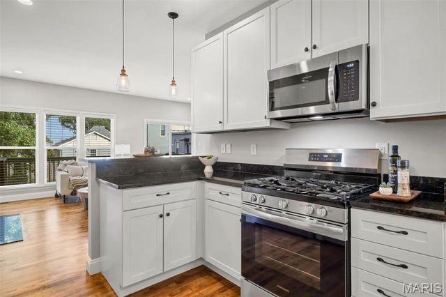 2122 Franz Park Lane, St Louis, MO 63139