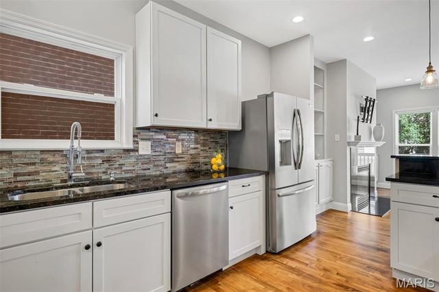 2122 Franz Park Lane, St Louis, MO 63139