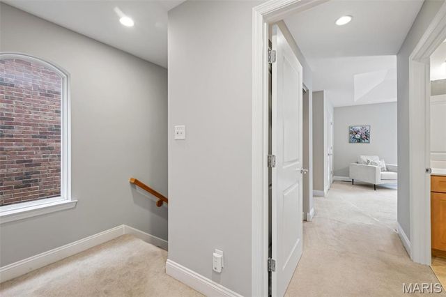 2122 Franz Park Lane, St Louis, MO 63139