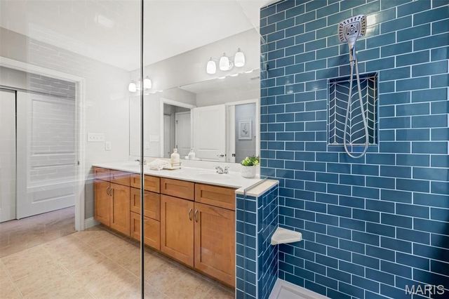 2122 Franz Park Lane, St Louis, MO 63139