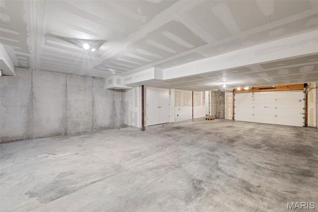 2122 Franz Park Lane, St Louis, MO 63139