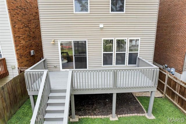 2122 Franz Park Lane, St Louis, MO 63139
