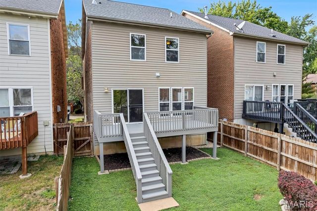 2122 Franz Park Lane, St Louis, MO 63139